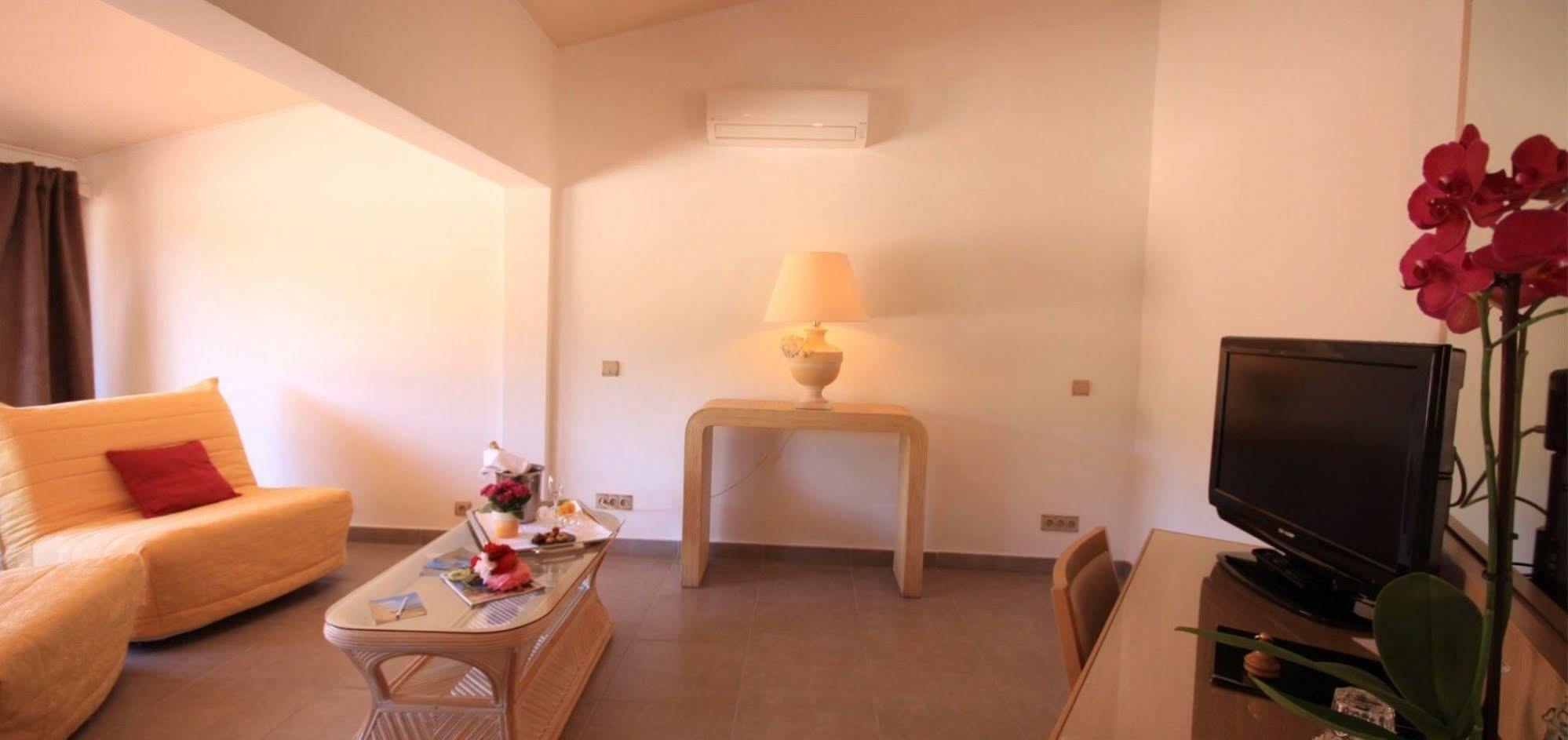 Domaine De L'Oriu Hotel Serriera  Eksteriør billede